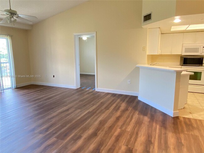 Building Photo - 4175 N Haverhill Rd