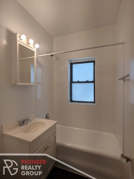 Building Photo - 535 W Arlington Pl