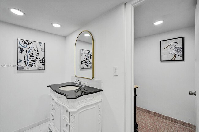 Building Photo - 1600 S Ocean Dr