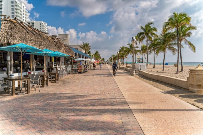 Building Photo - 324 Indiana St