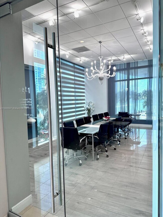 Building Photo - 300 S Biscayne Blvd