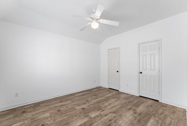 Building Photo - 31 W Greenhill Terrace Pl