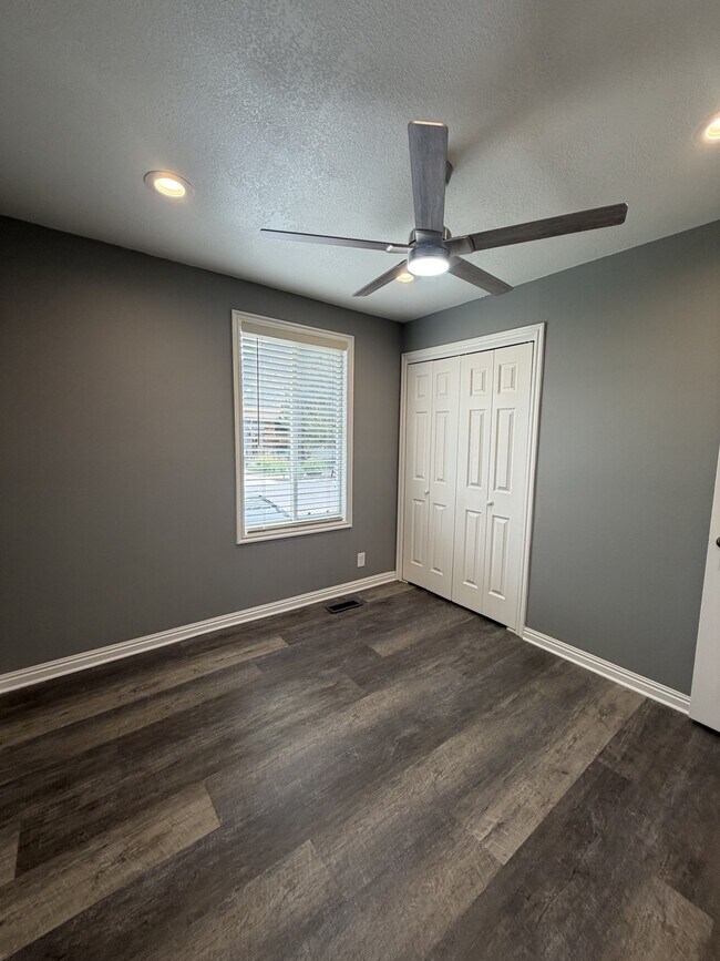 Building Photo - 3212 Hollyhock Hill