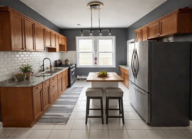 Building Photo - 32 Rosehill Pl