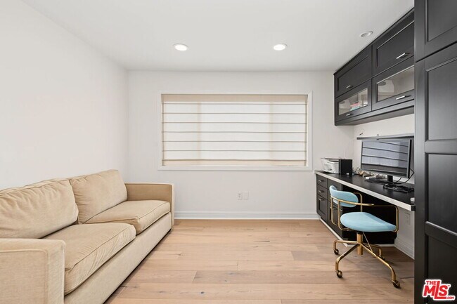 Building Photo - 954 20th St