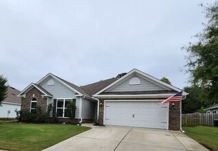 Building Photo - 4 Bedroom Ranch in Willow Oak Village