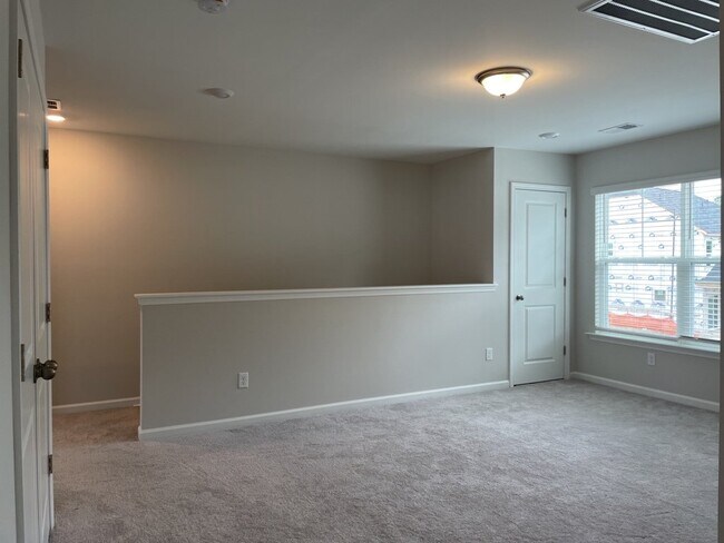 Building Photo - 2903 Siebold Dr