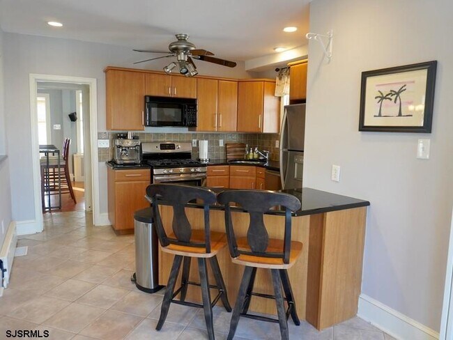 Building Photo - 11 S Baltimore Ave