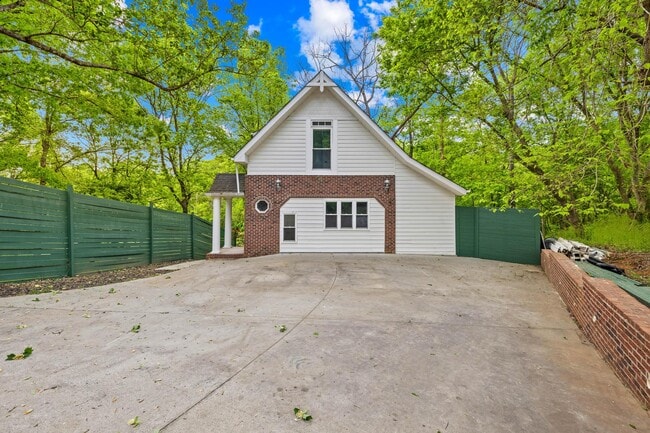 Building Photo - 7914 Gilead Rd