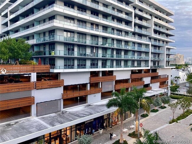 Building Photo - 2960 NE 207th St