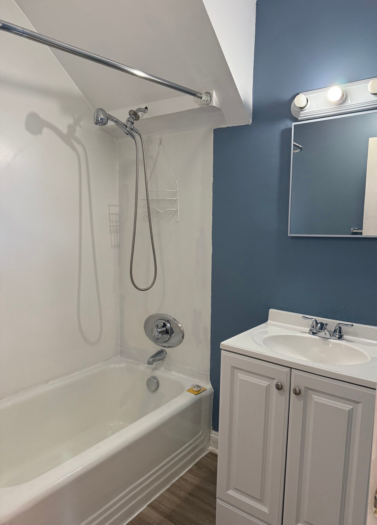 Building Photo - 65 Bacon St