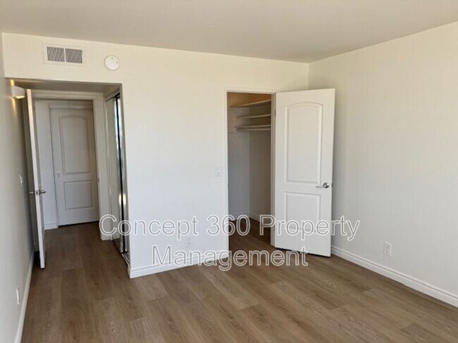 Building Photo - 1140 E Ocean Blvd