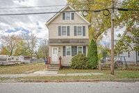 Building Photo - 121 Oak St