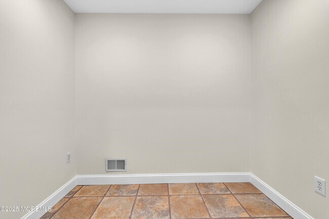 Building Photo - 352 Leesville Rd