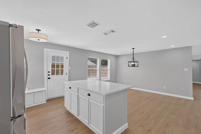 Building Photo - 1410 Thistle Cir