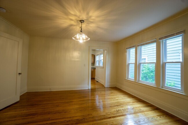 Building Photo - 231 Fellows Ave