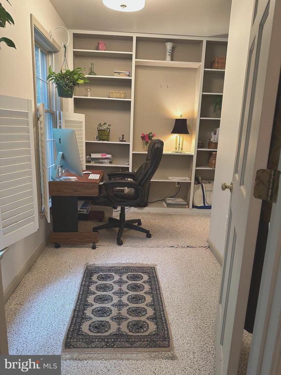 Building Photo - 623 Sean Dr