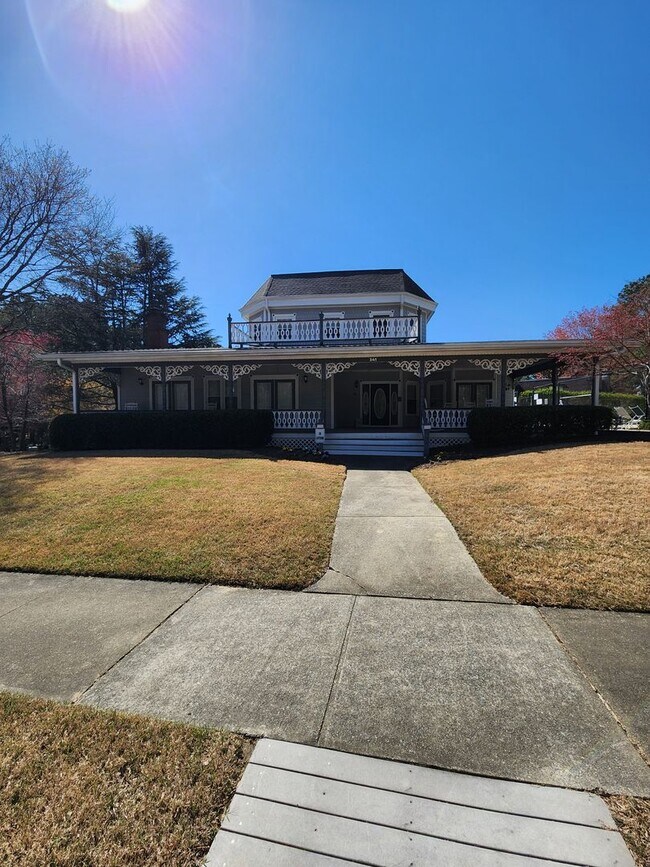 Building Photo - Chapel Hill / Finley Forest Townhouse AVAIL