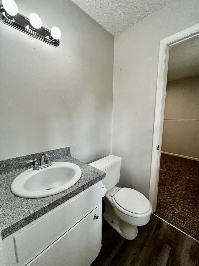 Building Photo - 6612 Whippoorwill Ln