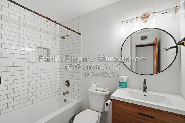 Building Photo - 4232 W Keim Dr