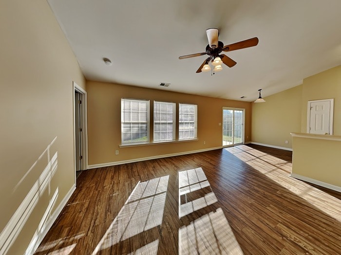 Building Photo - 2921 Deep Cove Dr NW