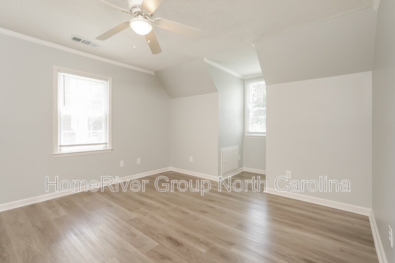 Building Photo - 3816 Clay St
