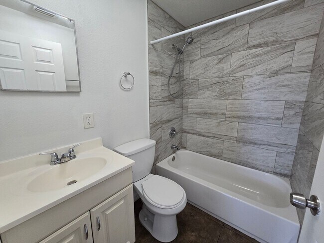 Building Photo - 2147 Dodge Ave