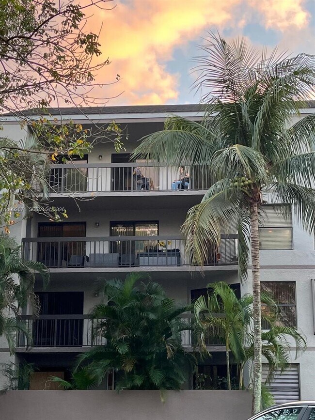 Building Photo - 8810 SW 132nd Pl