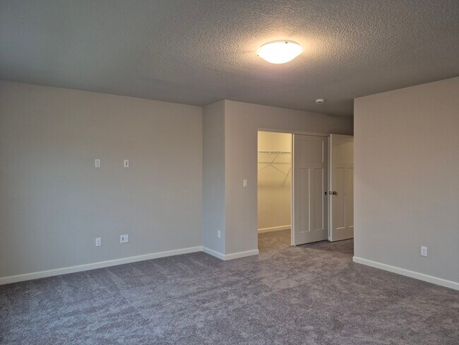 Building Photo - 31741 NW Blake Terr