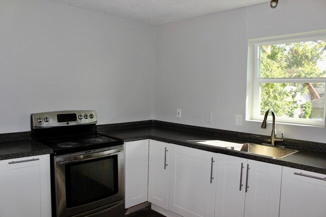 Building Photo - 6832 Avenue I