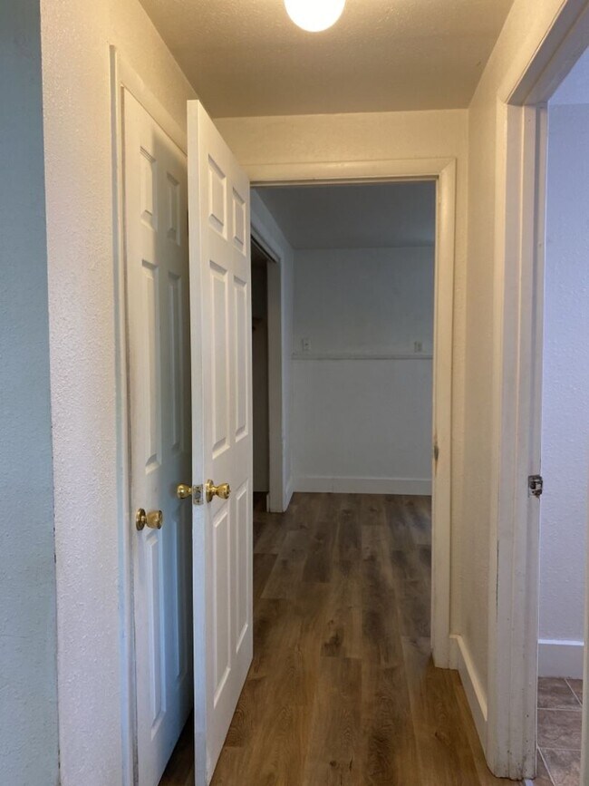 Building Photo - 2 Bed 1 Bath Duplex in Country Setting - NW Ft. Collins