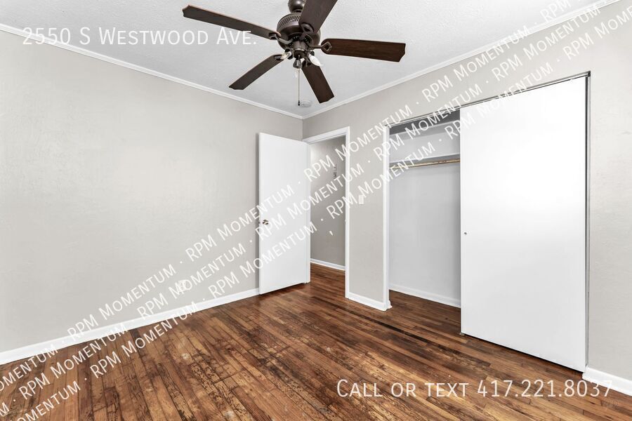 Building Photo - 2550 S Westwood Ave