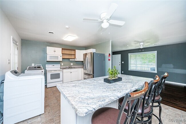 Building Photo - 4836 Burtwood Ln