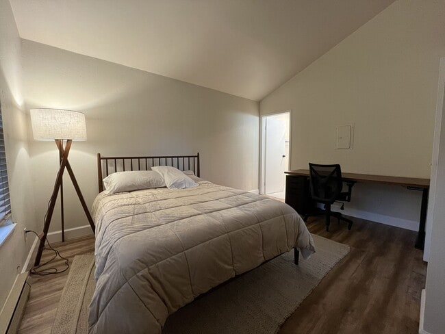 Building Photo - Newly Renovated 1Bd + 1Ba Condo in West Haven-Sylvan! No Stairs, Direct Access, Parking + Pool, S...