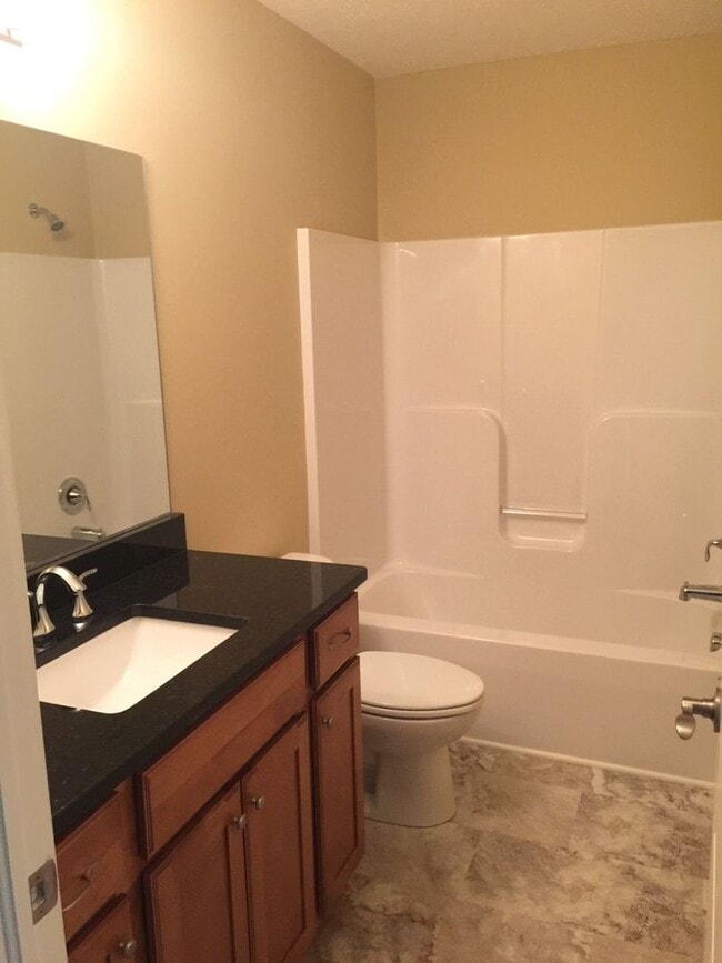 Building Photo - 3 bedroom 2 1/2 bath house for rent