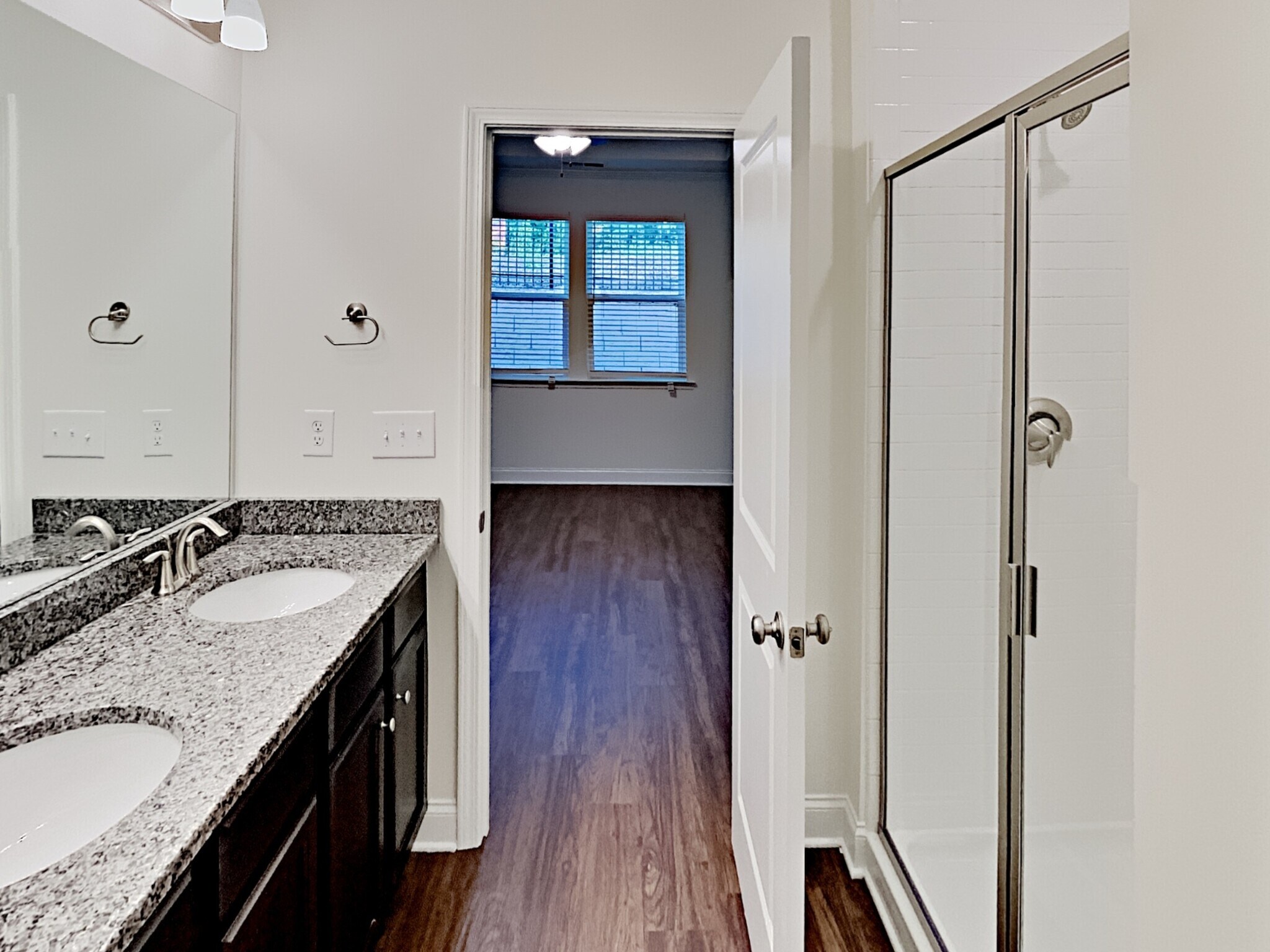 Building Photo - 258 Lake Vista Dr