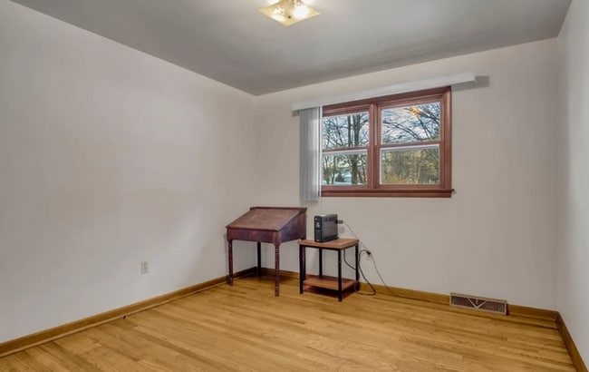 Building Photo - 4 Bedroom homestead on 6.68 acres