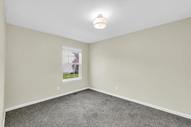 Building Photo - 405 Ridge Rd