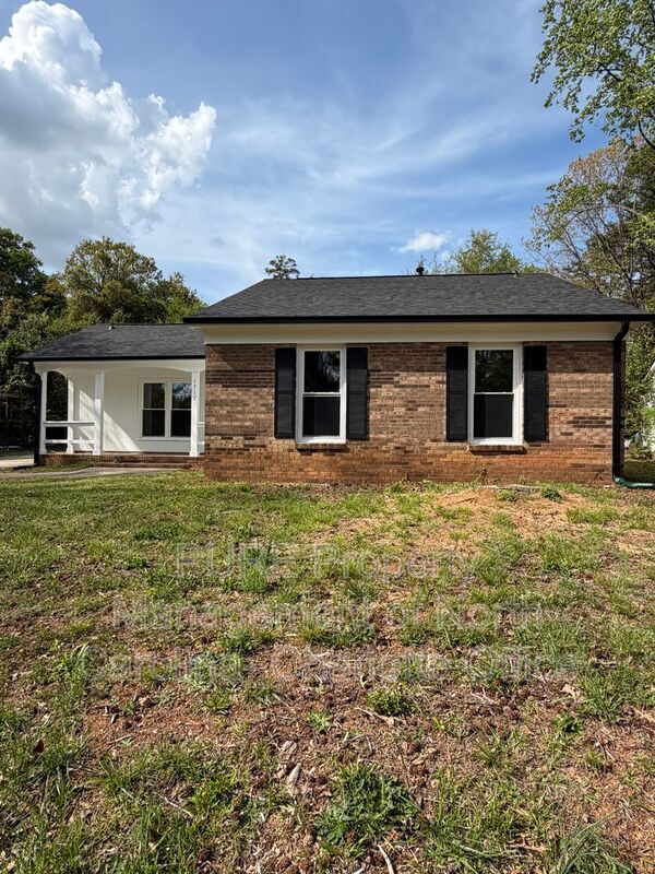 Building Photo - 1712 Blandford Dr