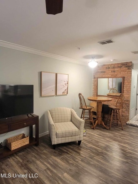 Building Photo - 1282 Beach Blvd