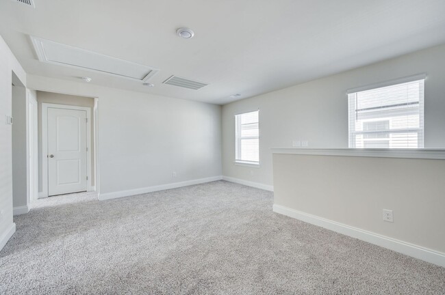 Building Photo - Awesome energy-efficient 4BE/2.5BA home in...