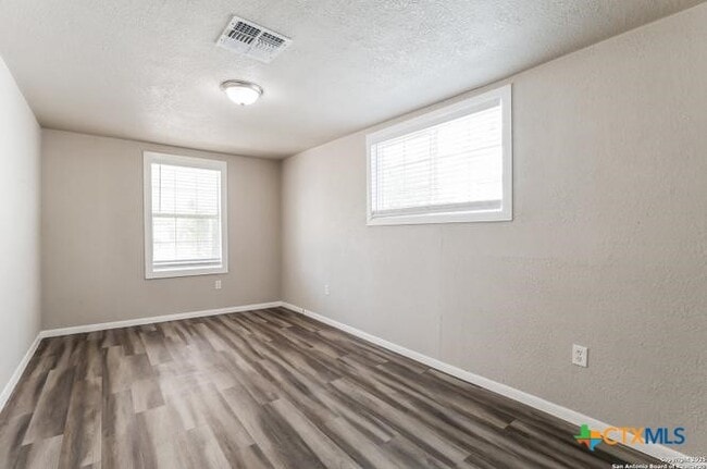 Building Photo - 607 Lovera Blvd