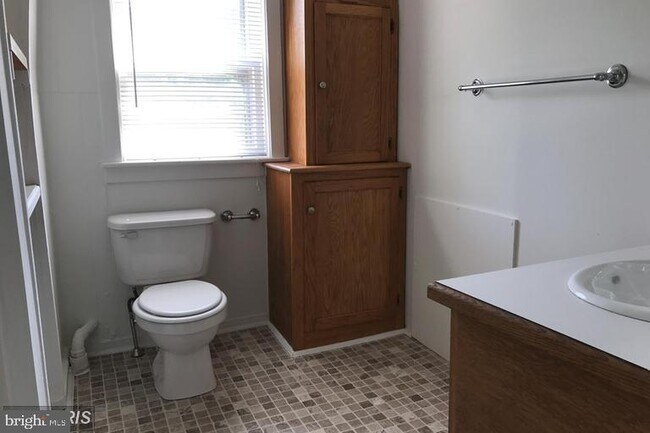 Building Photo - 2472 Waynesboro Pike