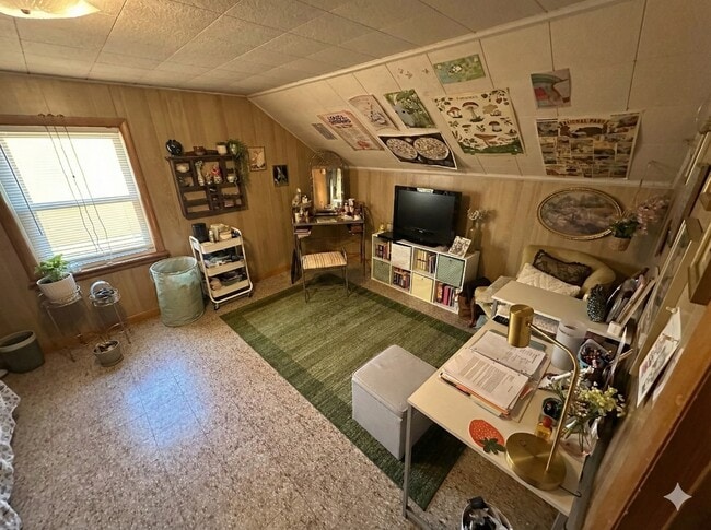 Building Photo - 563 Rellim Dr