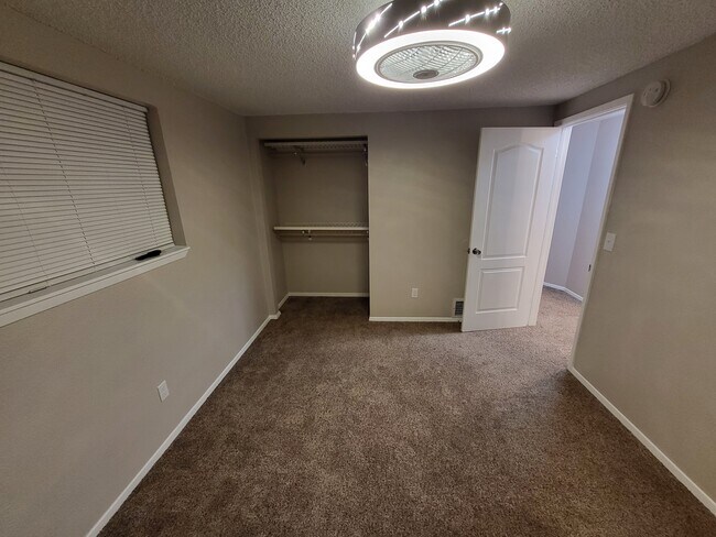 Building Photo - 5155 Quinella Ct