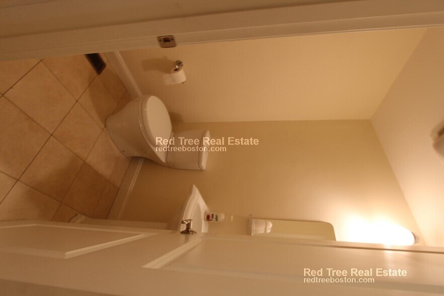 Building Photo - 117 Union St