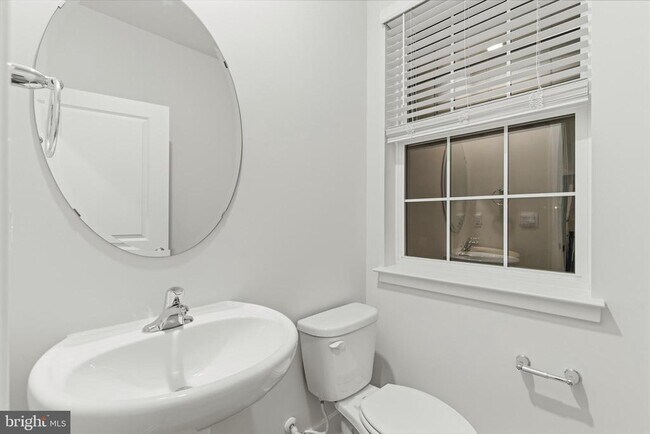 Building Photo - 5217 Manor Park Dr