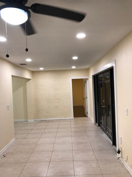 Building Photo - 3901 NW 115th Ter