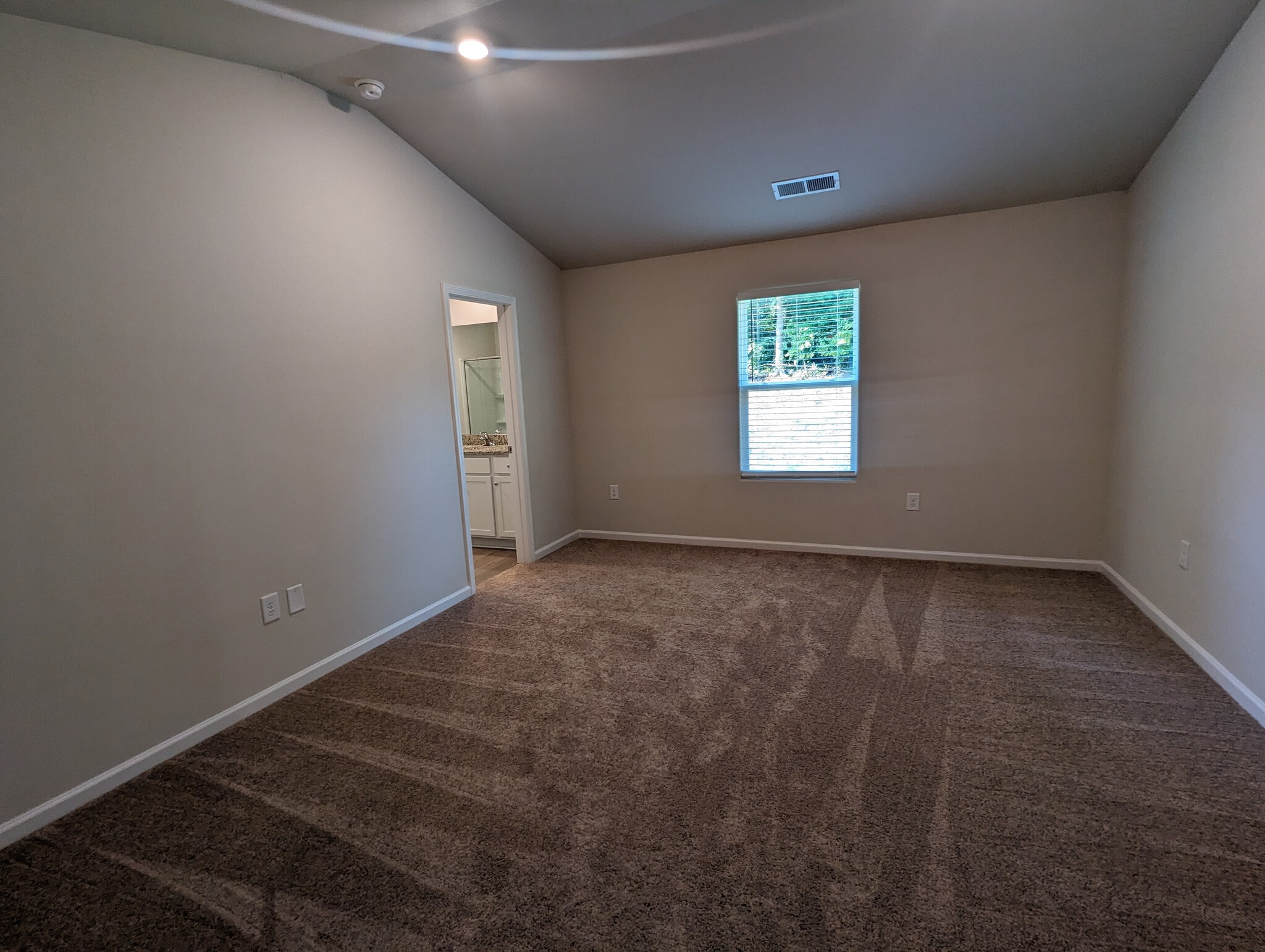 Building Photo - Room in House on Trailblazer St