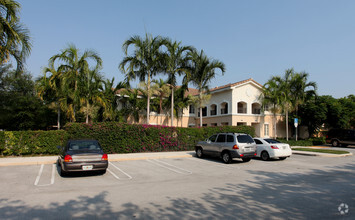 Building Photo - Village Green